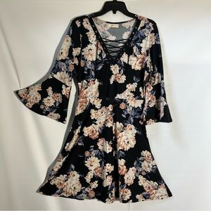 Flare sleeve floral dress